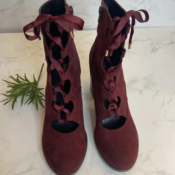 New Indigo Rd. Dark Red Lace up Fabric Booties Boots Ankle 9 Winter Fall Preppy - Picture 3 of 7